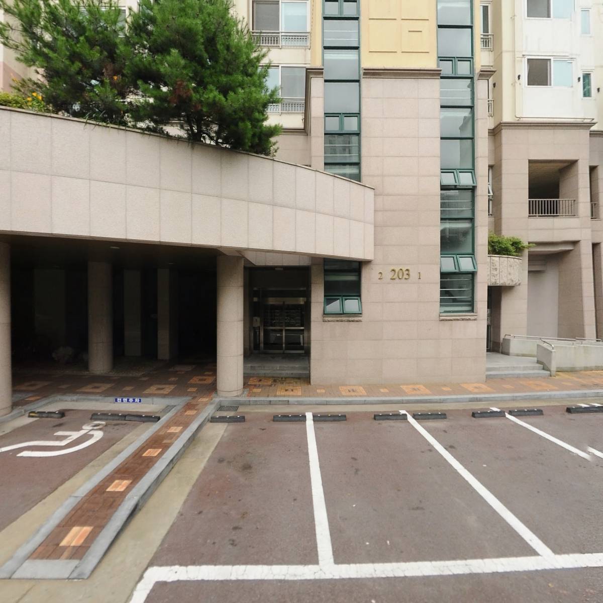 퍼스트 티켓