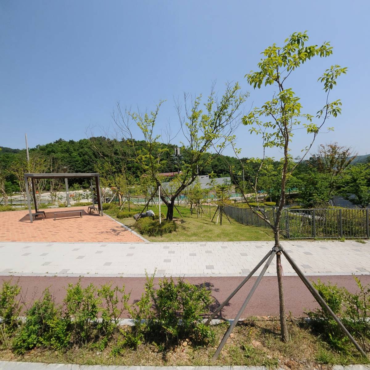 더 로블 (THE ROBLE)