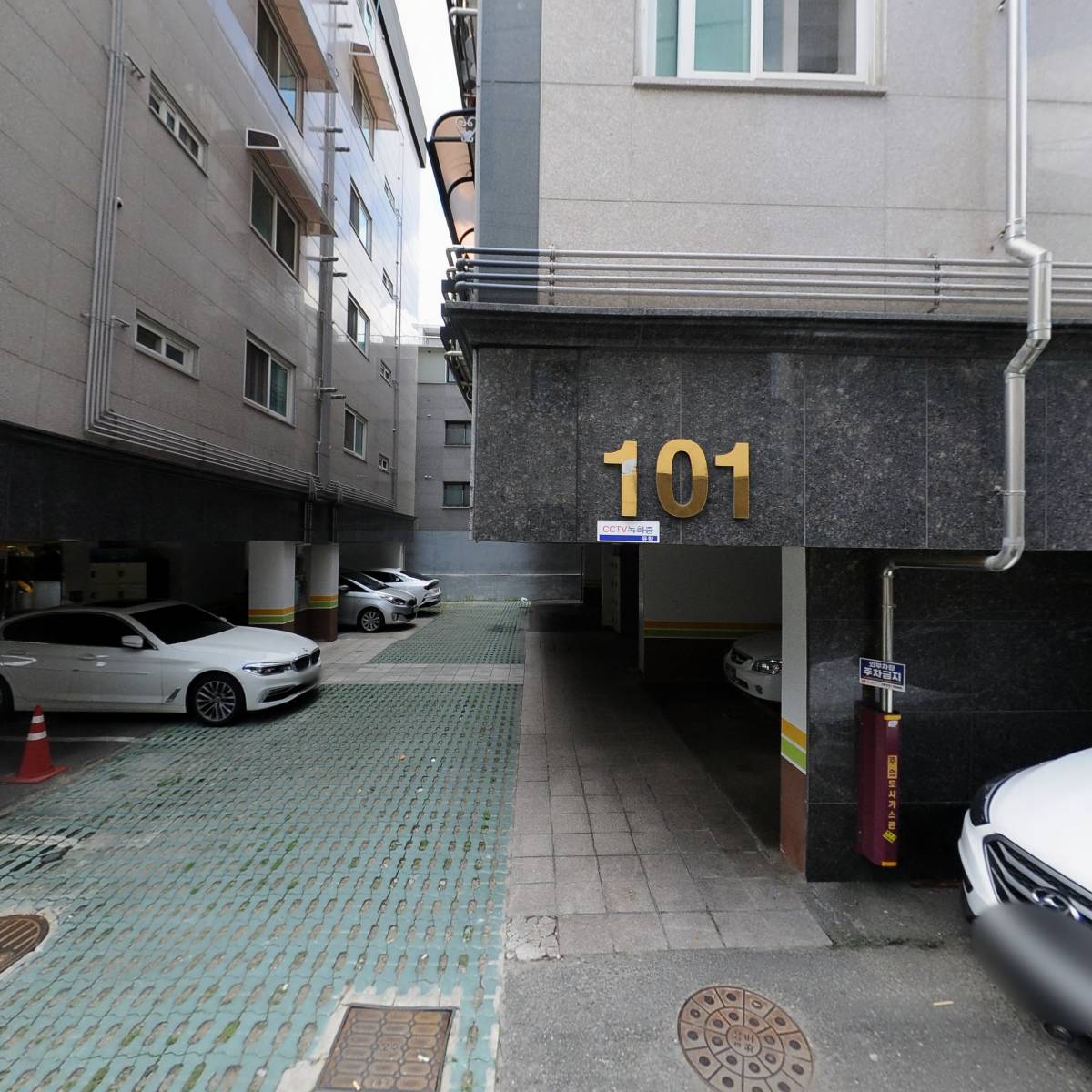 더히샵_3