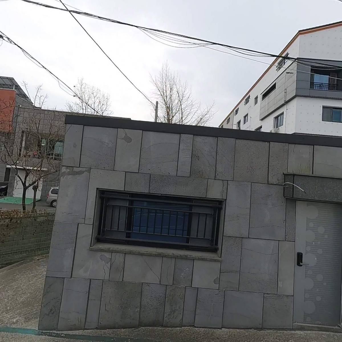 연일건업 