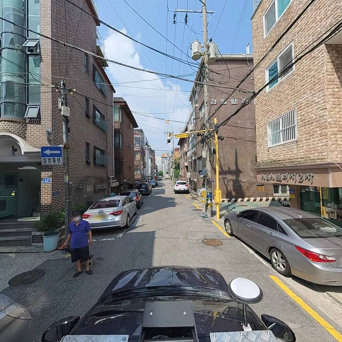 어스이즈라운드_4