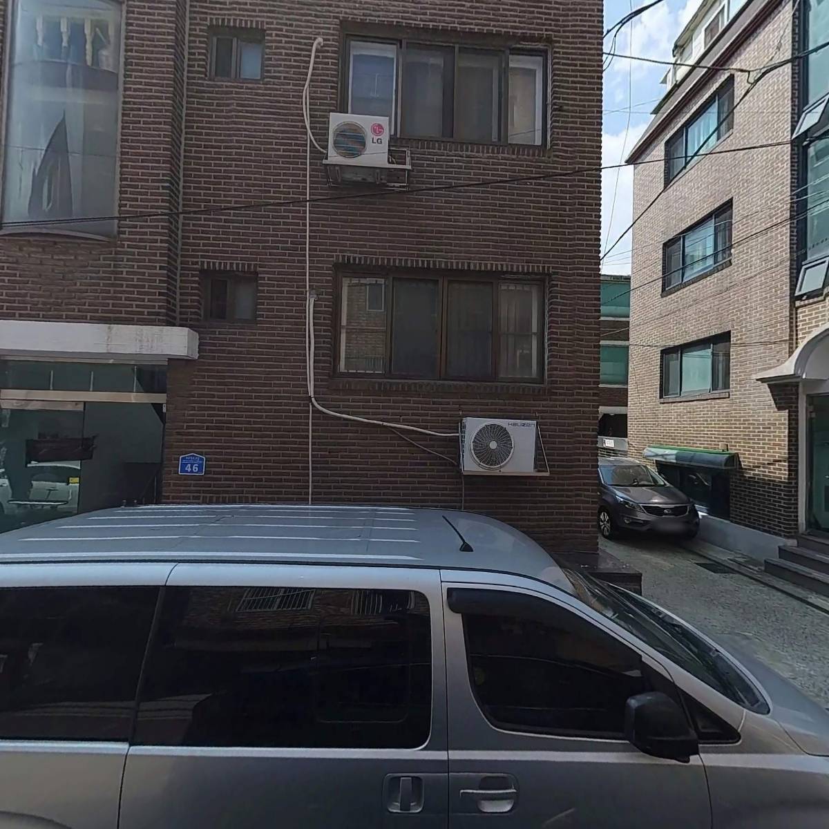 어스이즈라운드_3