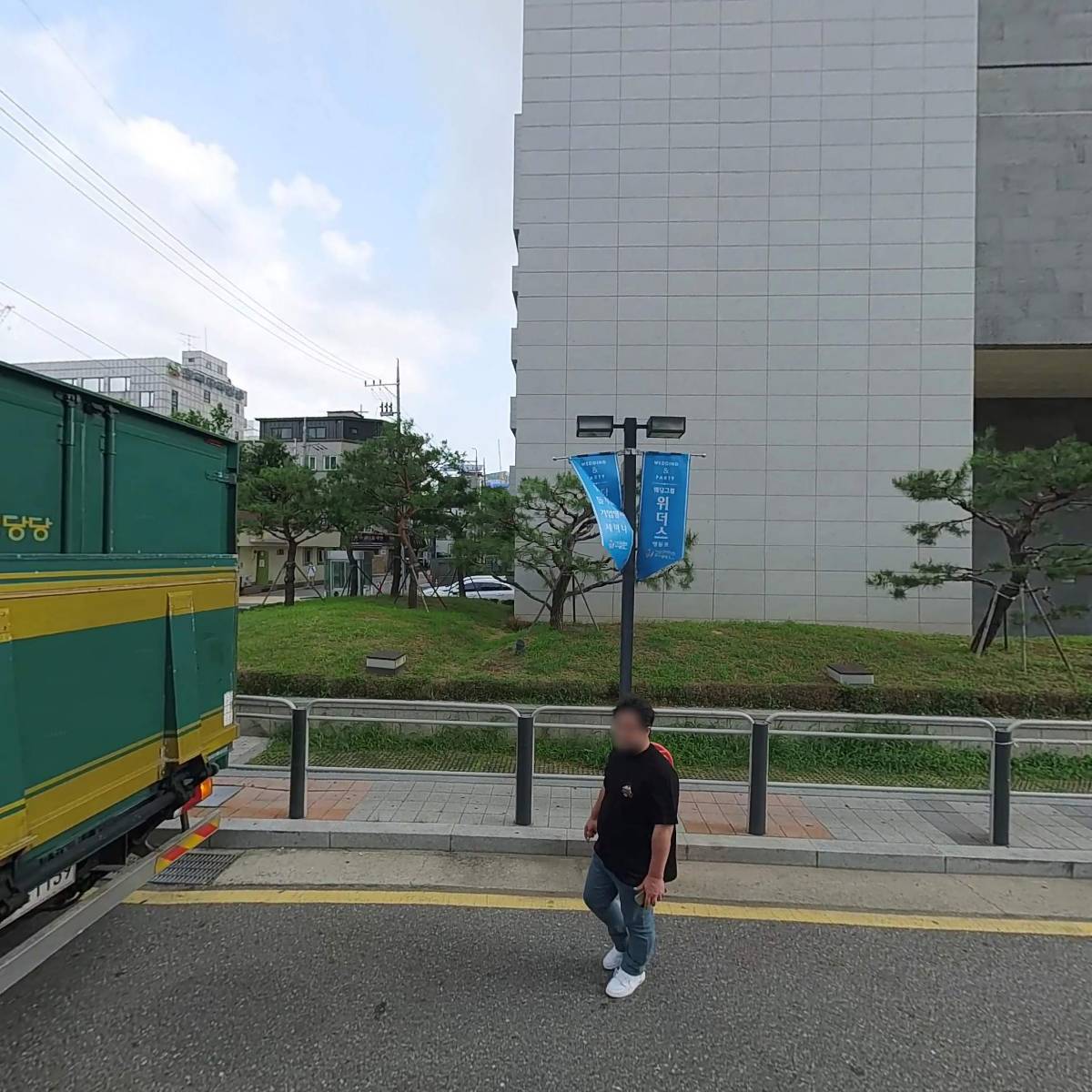 모어앤모어