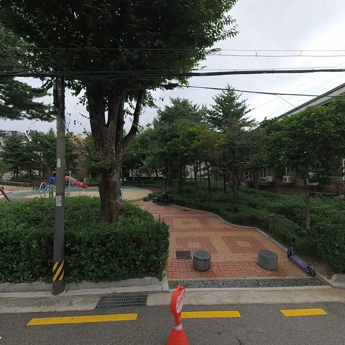 더 체어