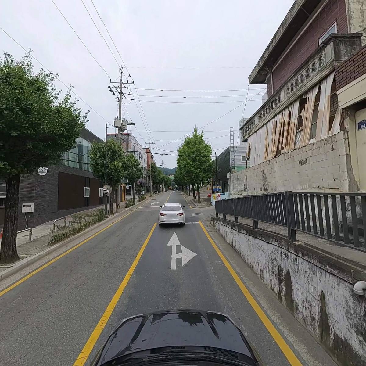 모어댄유_4
