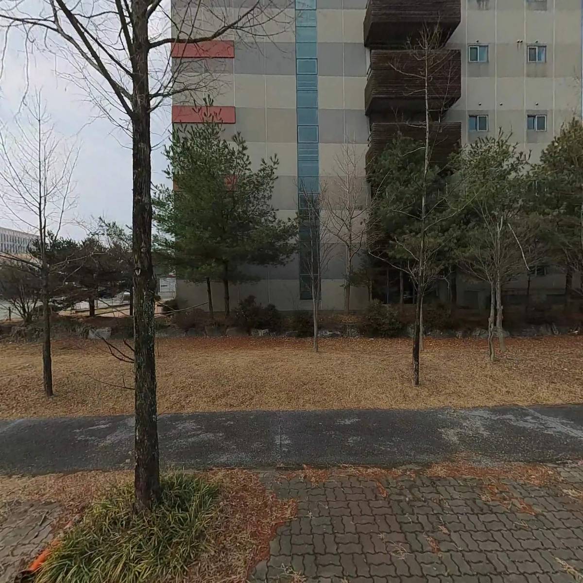 위월드(주)