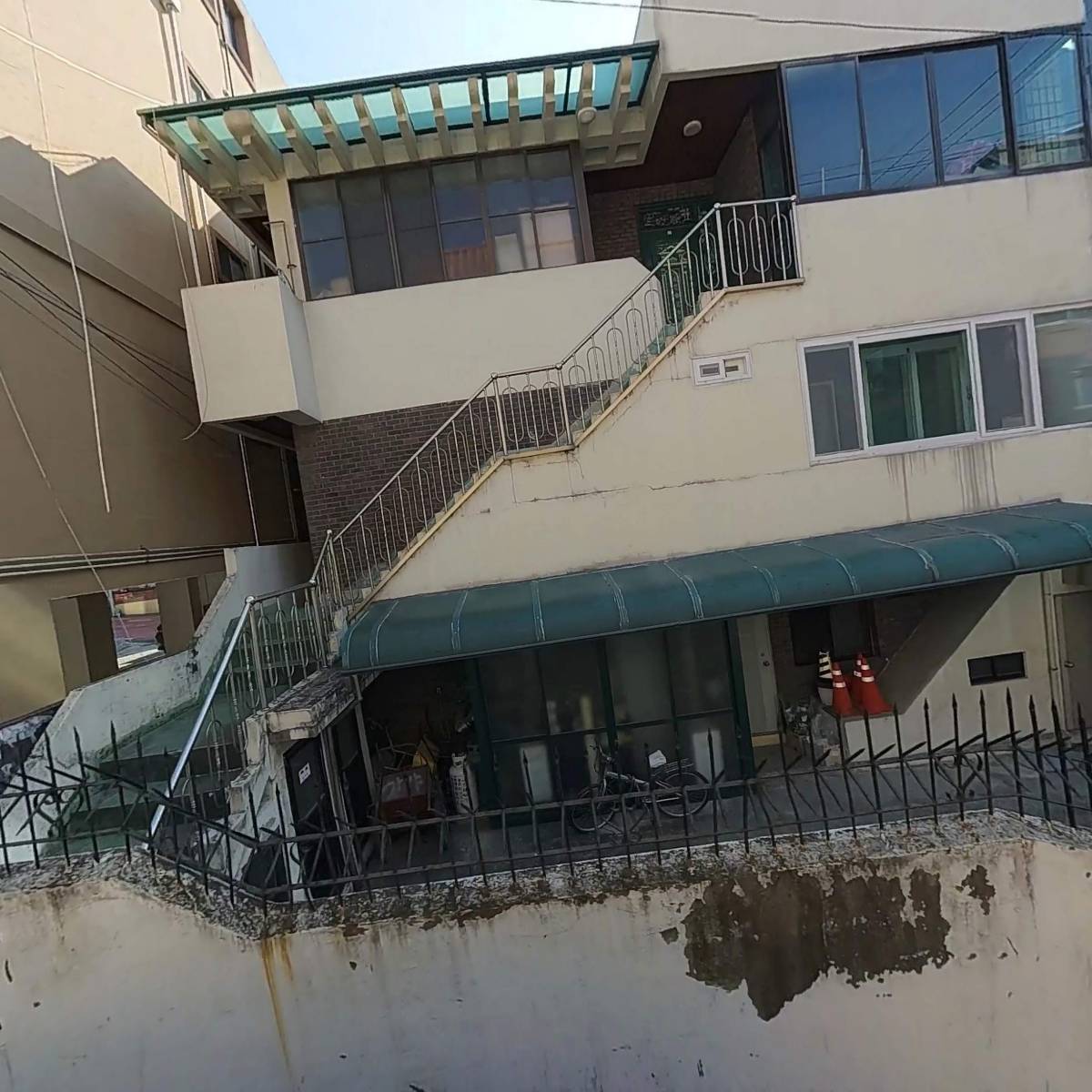 글로벌내추럴웰니스연구센터