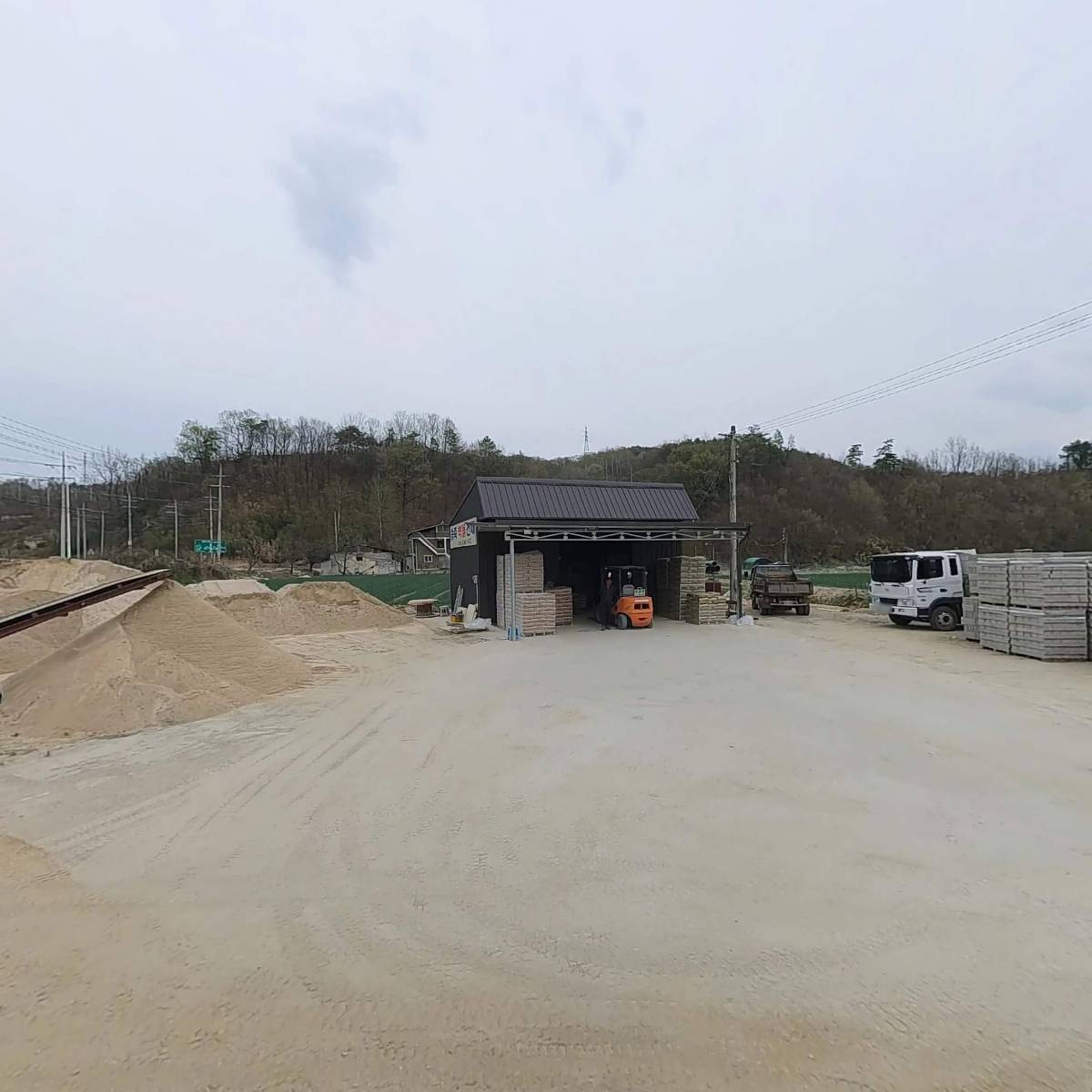 송죽벽돌건재