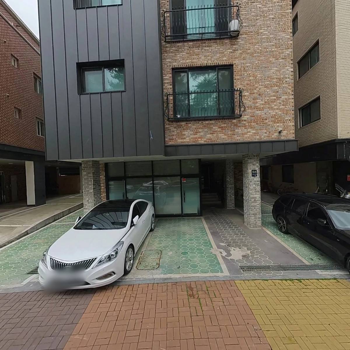 민프로덕션