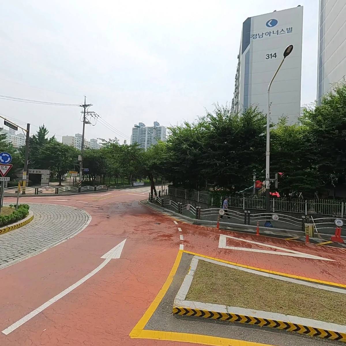 뉴경남부동산공인중개사사무소_3