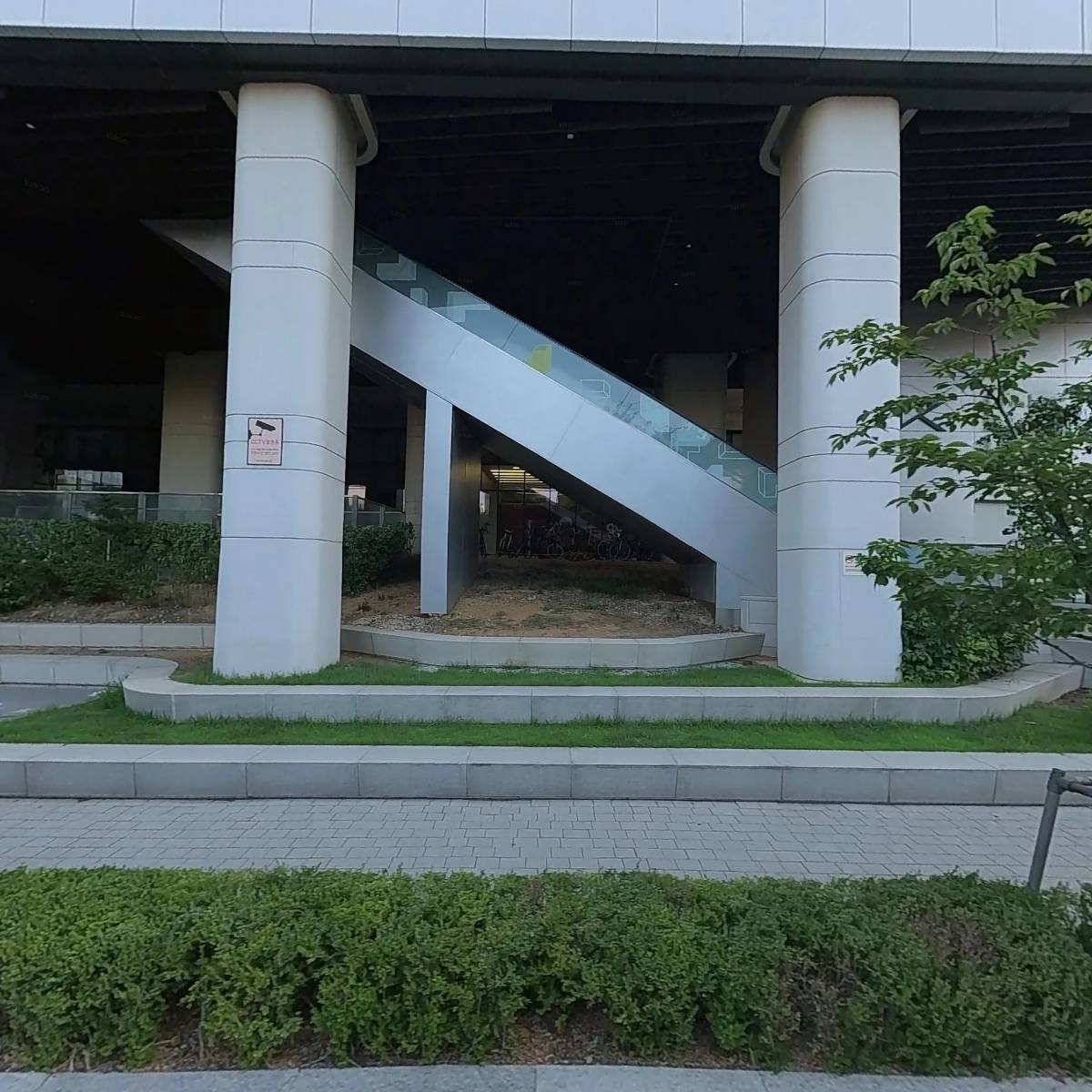 지에스25(GS25)S홍대입구역점_3