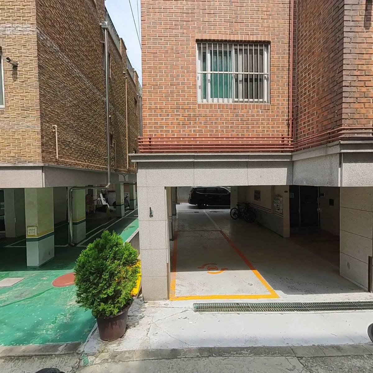 리튼네일(written on nails)