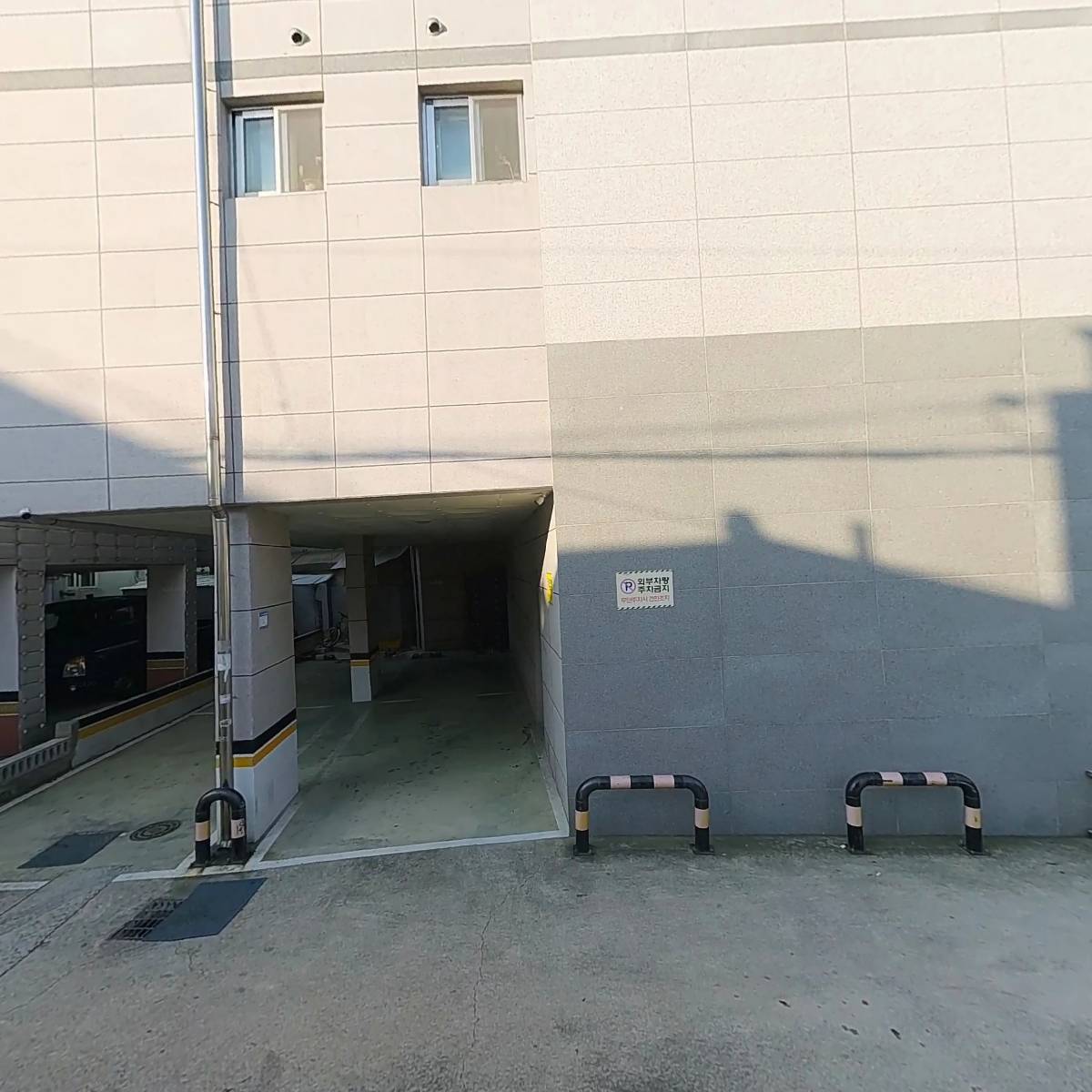 유멘터리 스튜디오