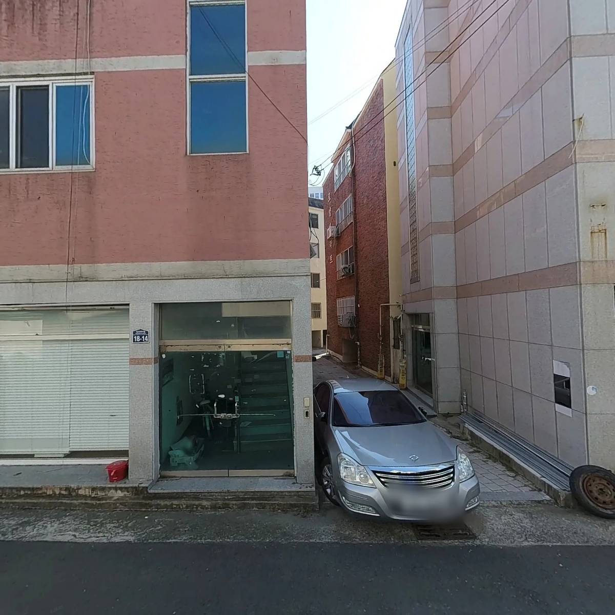 투모어스텝스 스튜디오(Two More Steps Studio)